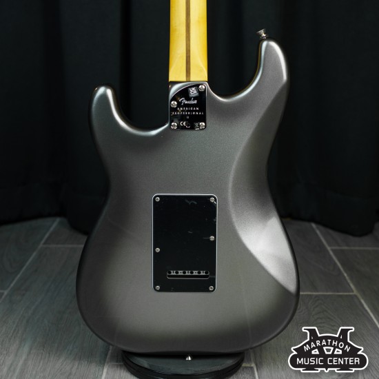 Fender American Pro II Strat SSS สีเงิน Mercury