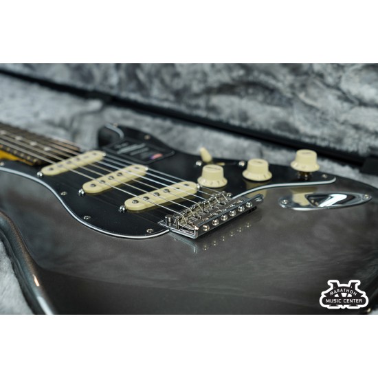 Fender American Pro II Strat SSS สีเงิน Mercury