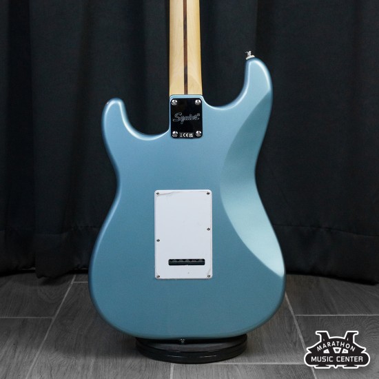Squier FSR Affinity Stratocaster HSS คอLRL สี Ice Blue Metallic