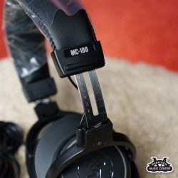 Mackie MC-100